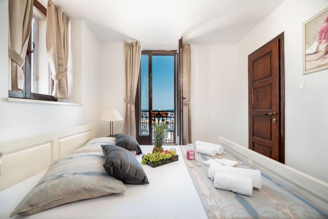 Luxury Apartments Perko Kaštela Eksteriør bilde